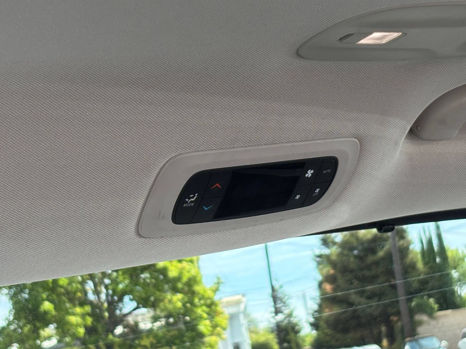 Used 2022 Chrysler Pacifica Touring-L FWD image 24