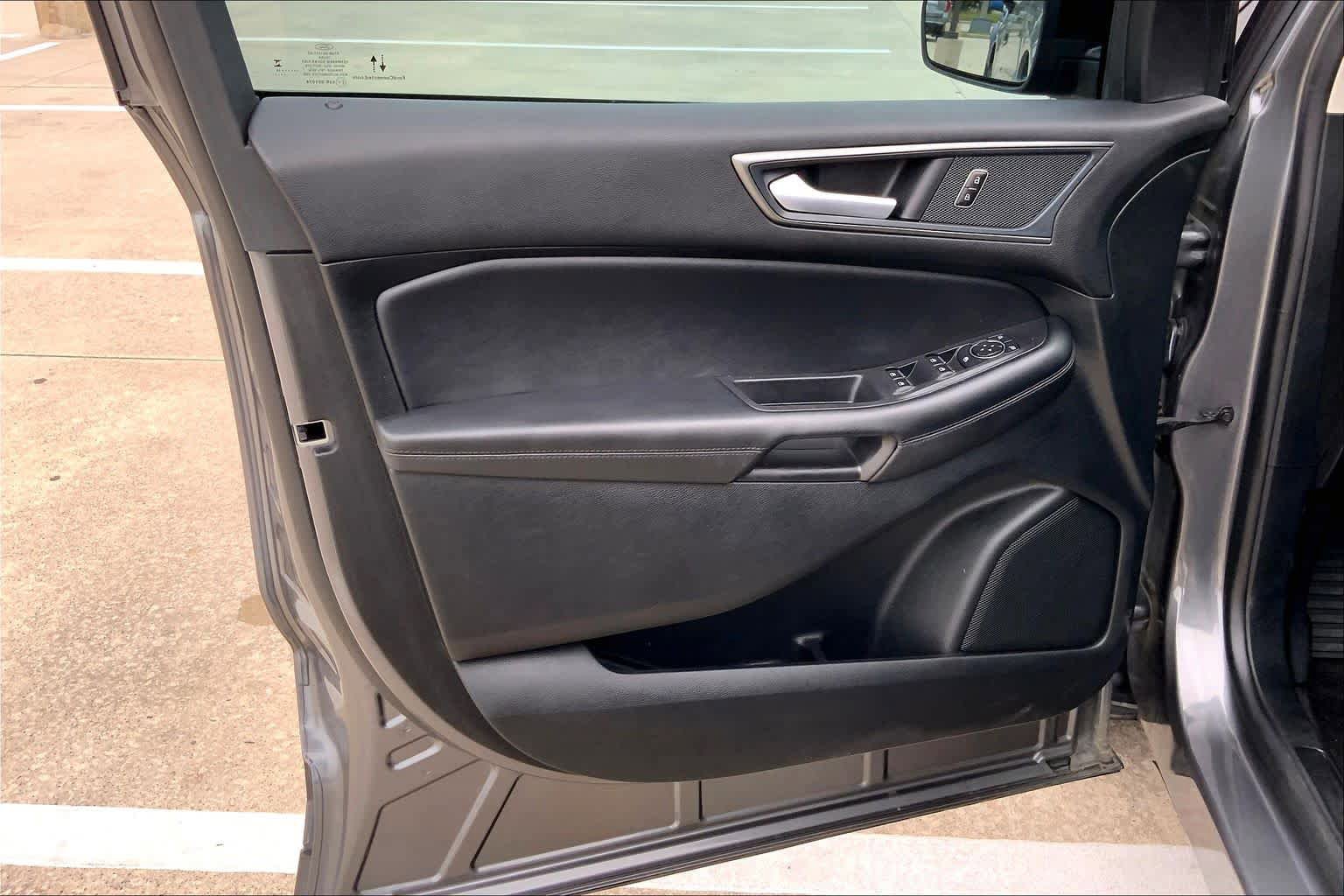 Used 2024 Ford Edge SE w/ Black Appearance Package AWD/4WD image 19