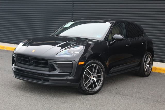 Certified 2023 Porsche Macan Base image 1