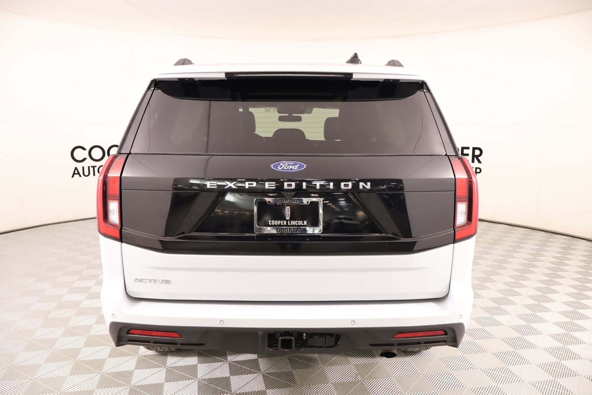 Used 2025 Ford Expedition Active AWD/4WD image 22