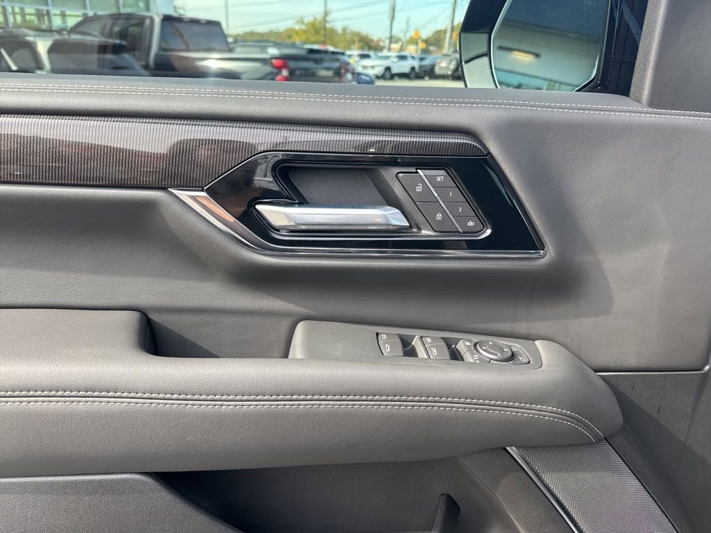 New 2026 GMC Yukon Elevation image 13