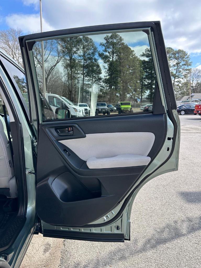 Used 2015 Subaru Forester 2.5i Premium w/ Popular Package #2 image 13