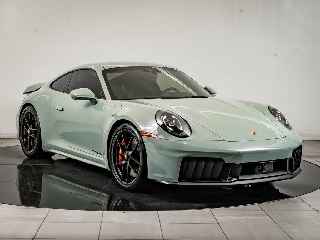 Certified 2025 Porsche 911 Carrera GTS RWD image 10