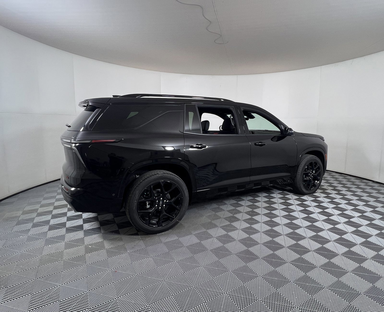New 2026 Chevrolet Traverse RS w/ LPO, Floor Liner Package image 4