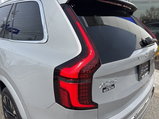 Used 2025 Volvo XC90 B5 Plus image 11