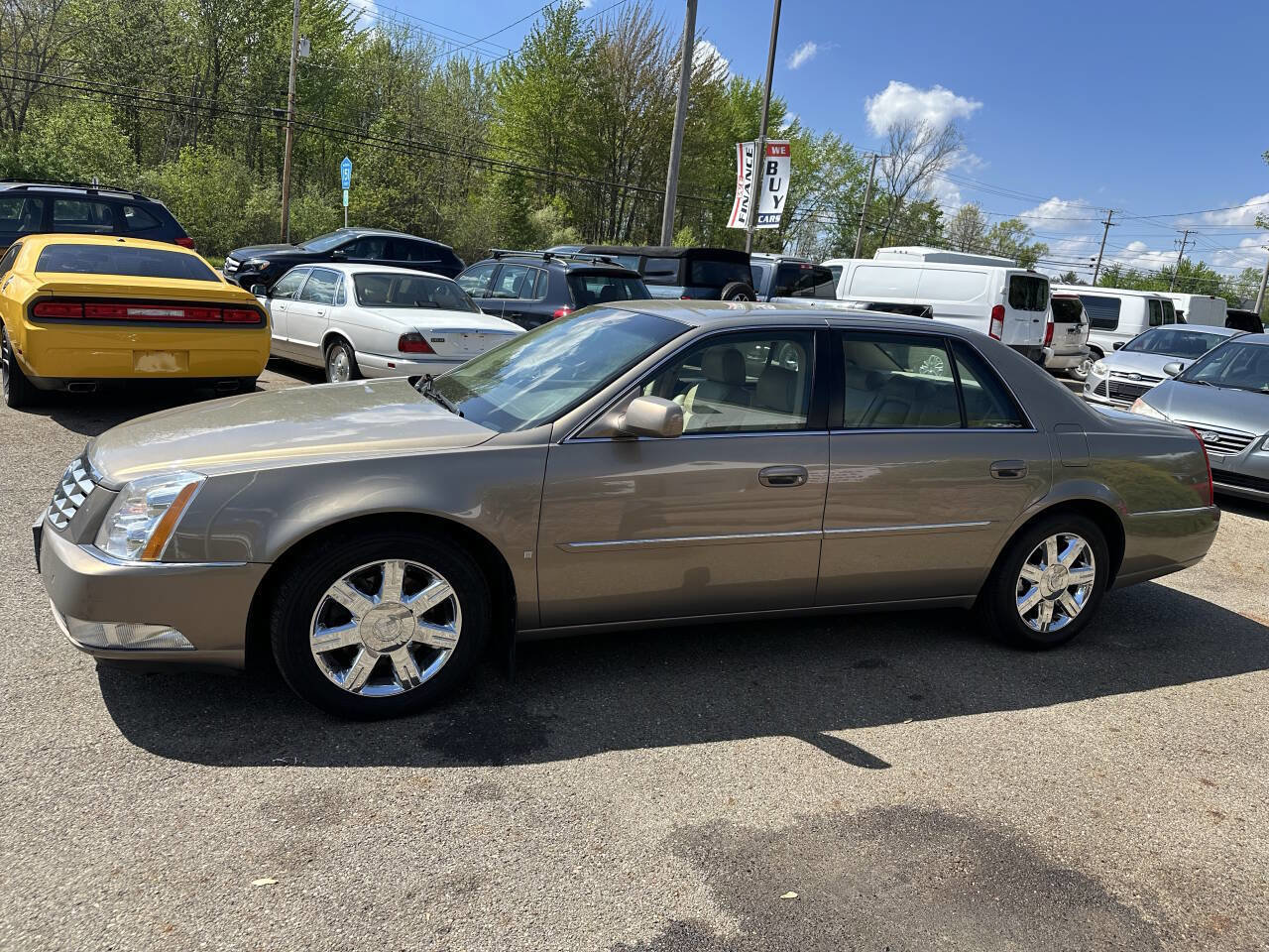 Used 2006 Cadillac DTS w/ Trunk Convenience Package FWD image 3