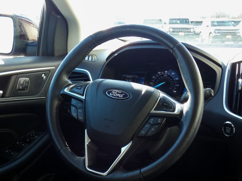 Used 2022 Ford Edge Titanium image 12