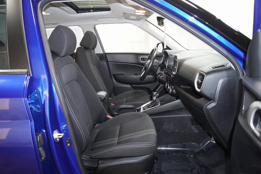 Certified 2023 Hyundai Venue SEL image 13