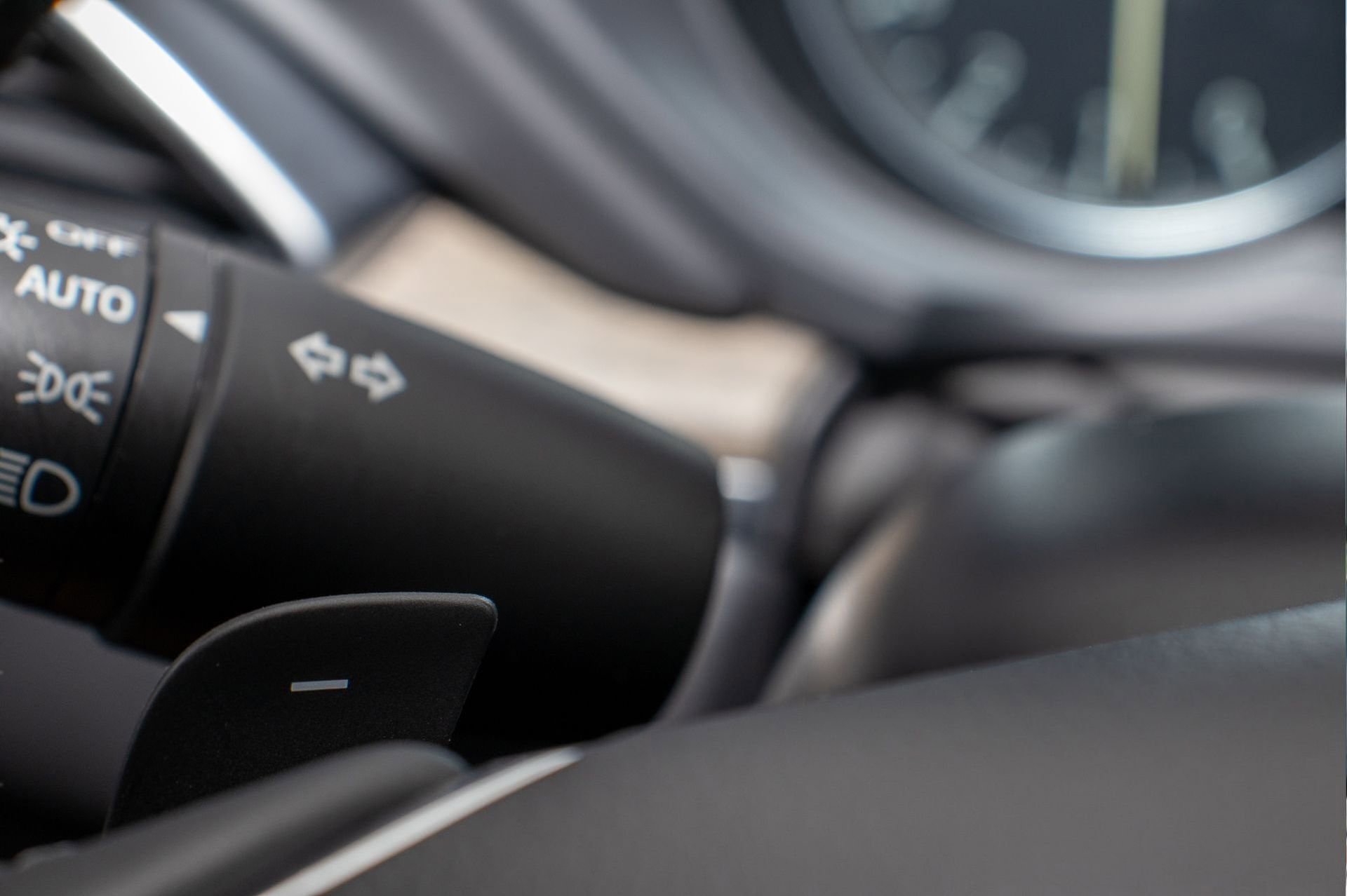 Used 2025 MAZDA CX-5 Signature image 30