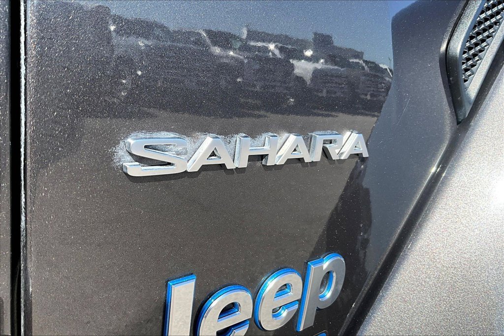Used 2021 Jeep Wrangler Unlimited Sahara w/ Cold Weather Group AWD/4WD image 33