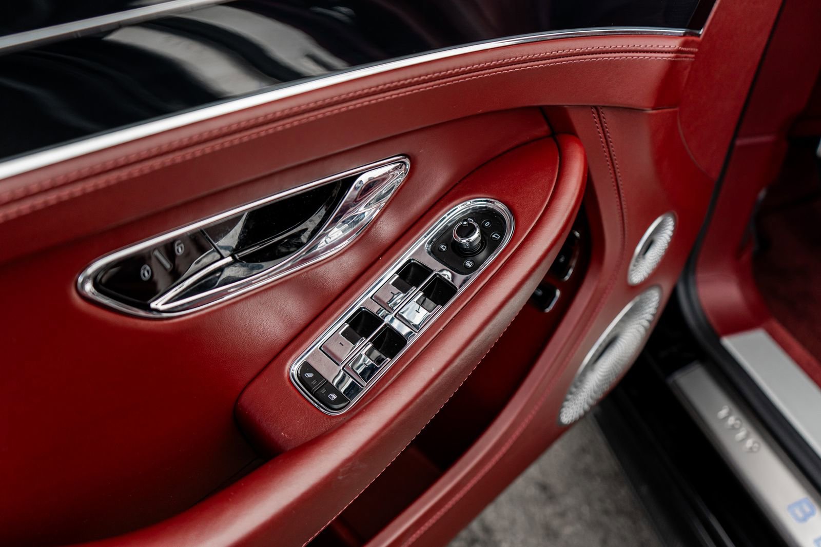 Used 2020 Bentley Continental GT image 32