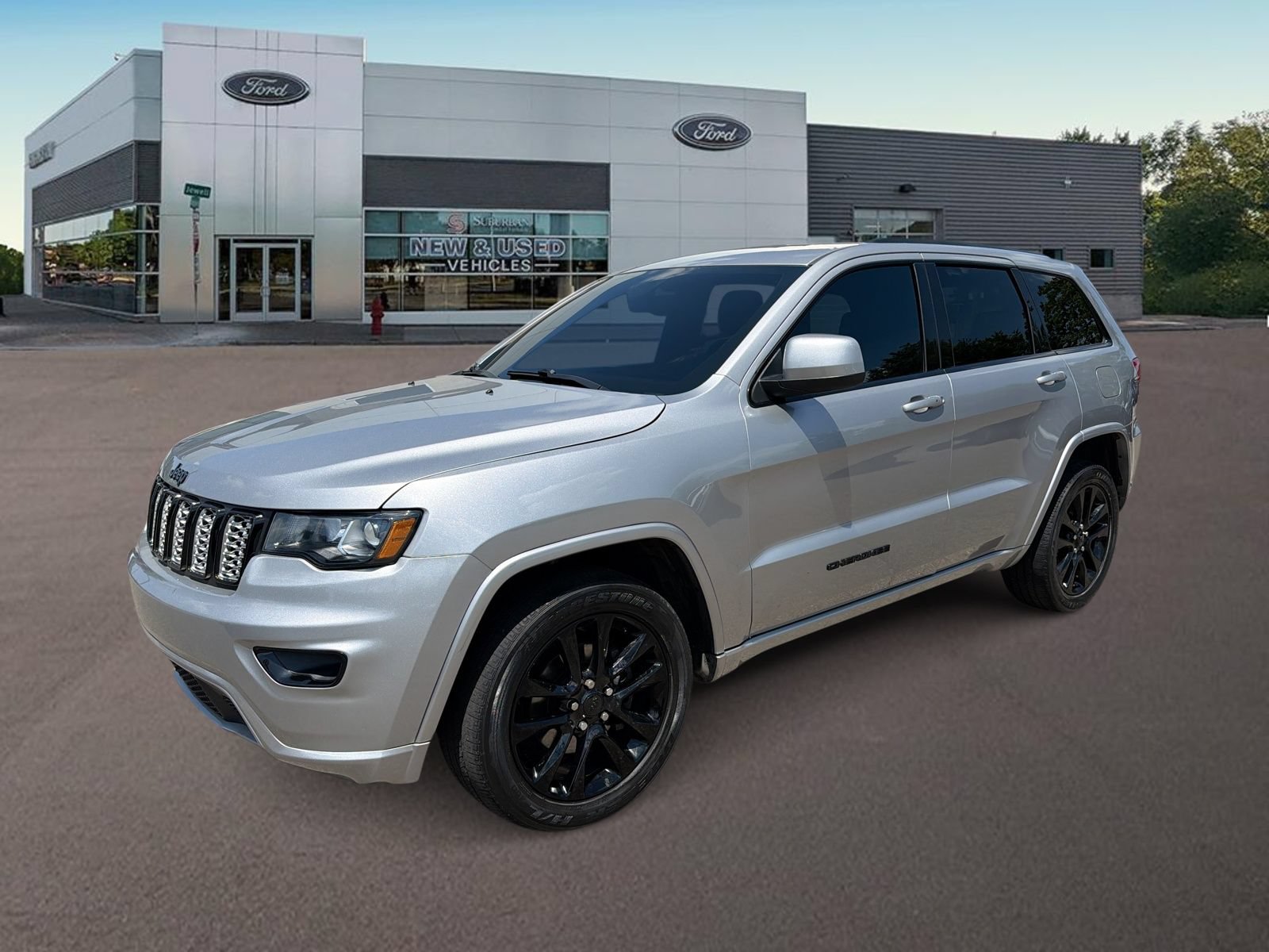Used 2019 Jeep Grand Cherokee Altitude AWD/4WD image 4