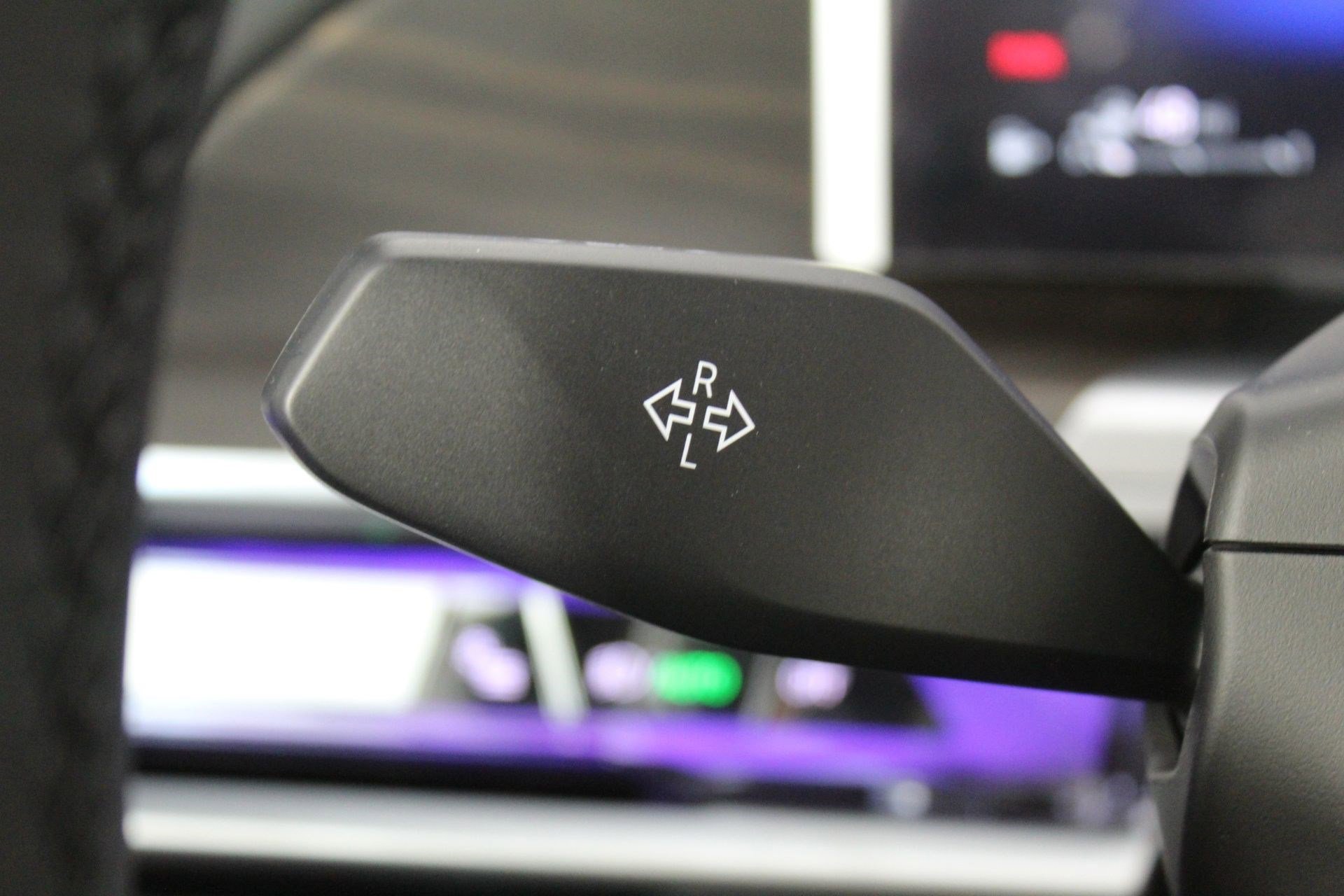 New 2026 BMW 750e xDrive w/ Executive Package image 34