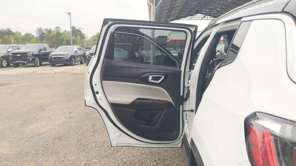Used 2024 Jeep Compass Limited AWD/4WD image 29