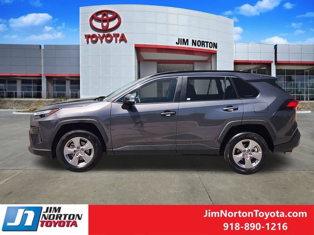 Used 2025 Toyota RAV4 XLE FWD image 4