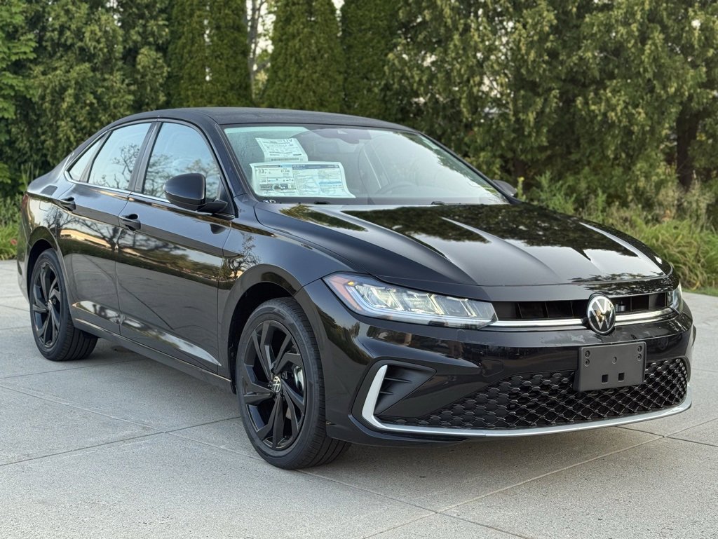 New 2025 Volkswagen Jetta SE