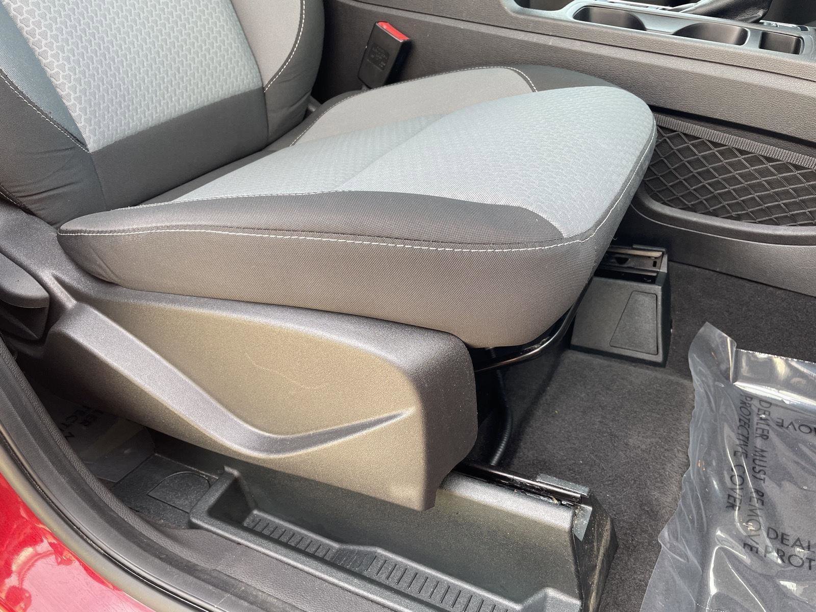 Used 2019 Ford Escape SE image 3