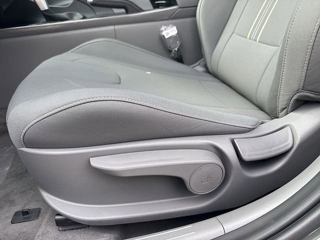 Certified 2025 Hyundai Elantra Sport image 39