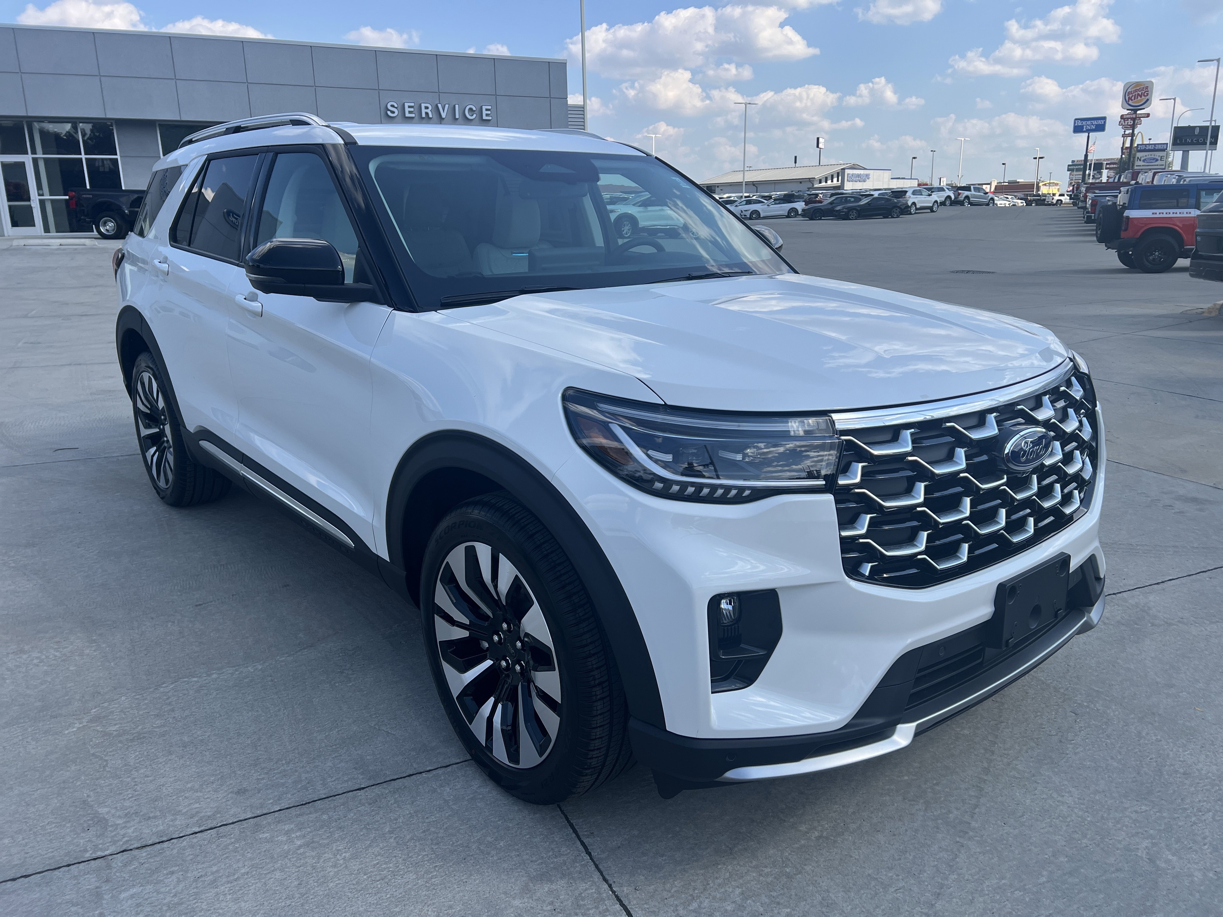 New 2025 Ford Explorer Platinum image 2
