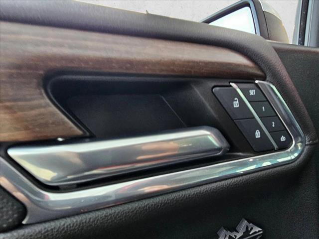 Used 2023 Chevrolet Silverado 1500 High Country w/ High Country Premium Package image 18