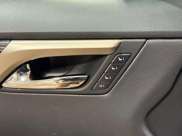 Used 2022 Lexus RX 450h AWD w/ Luxury Package image 18
