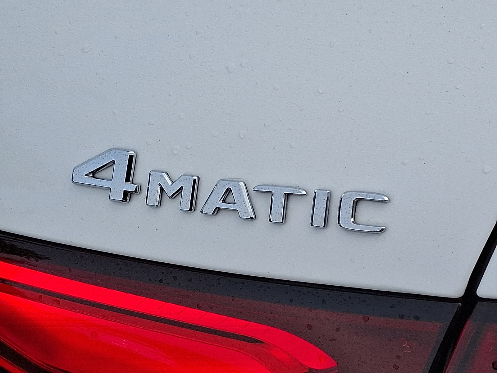 Used 2025 Mercedes-Benz GLC 300 4MATIC image 31