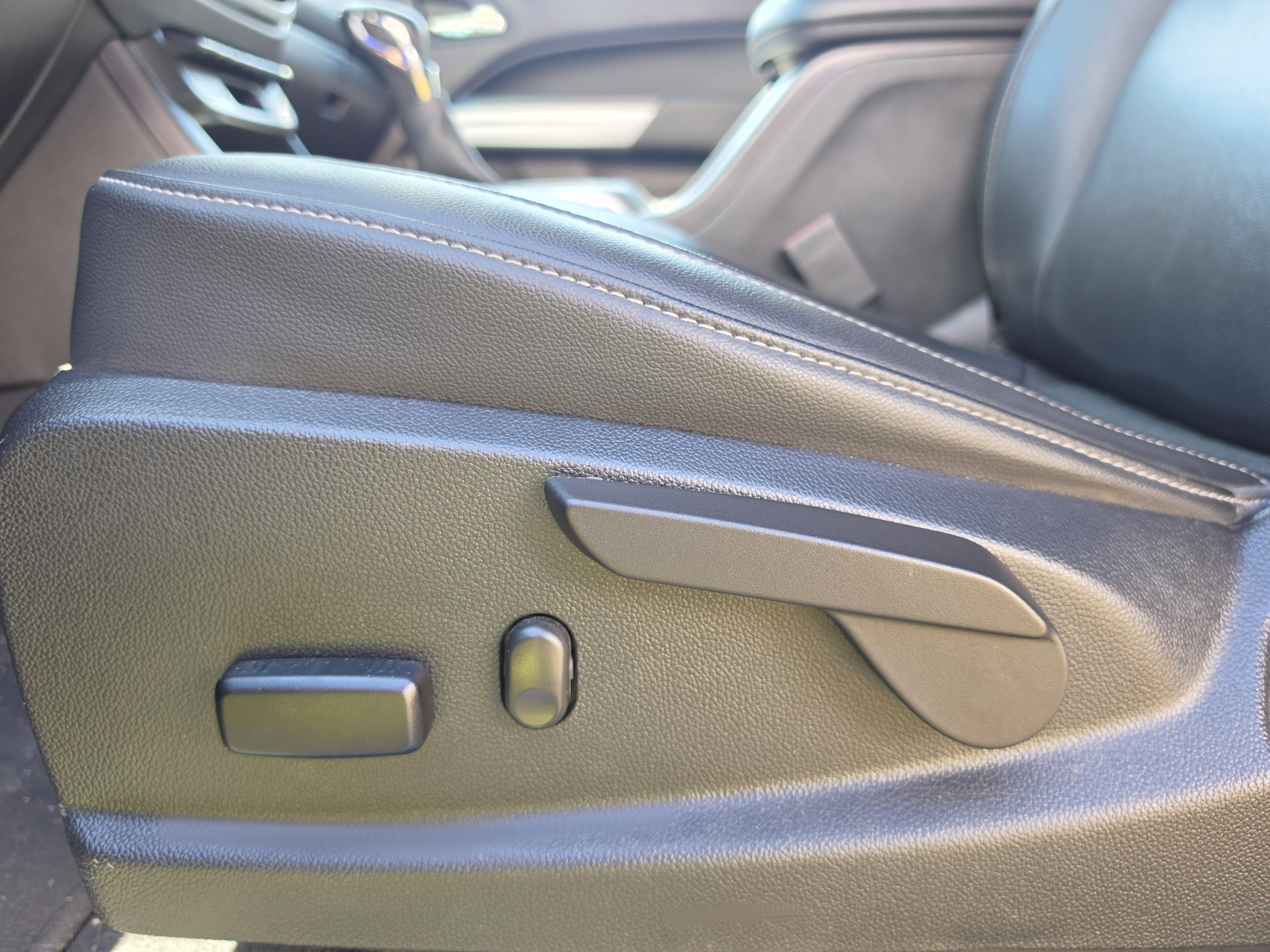Used 2022 Chevrolet Colorado ZR2 AWD/4WD image 13