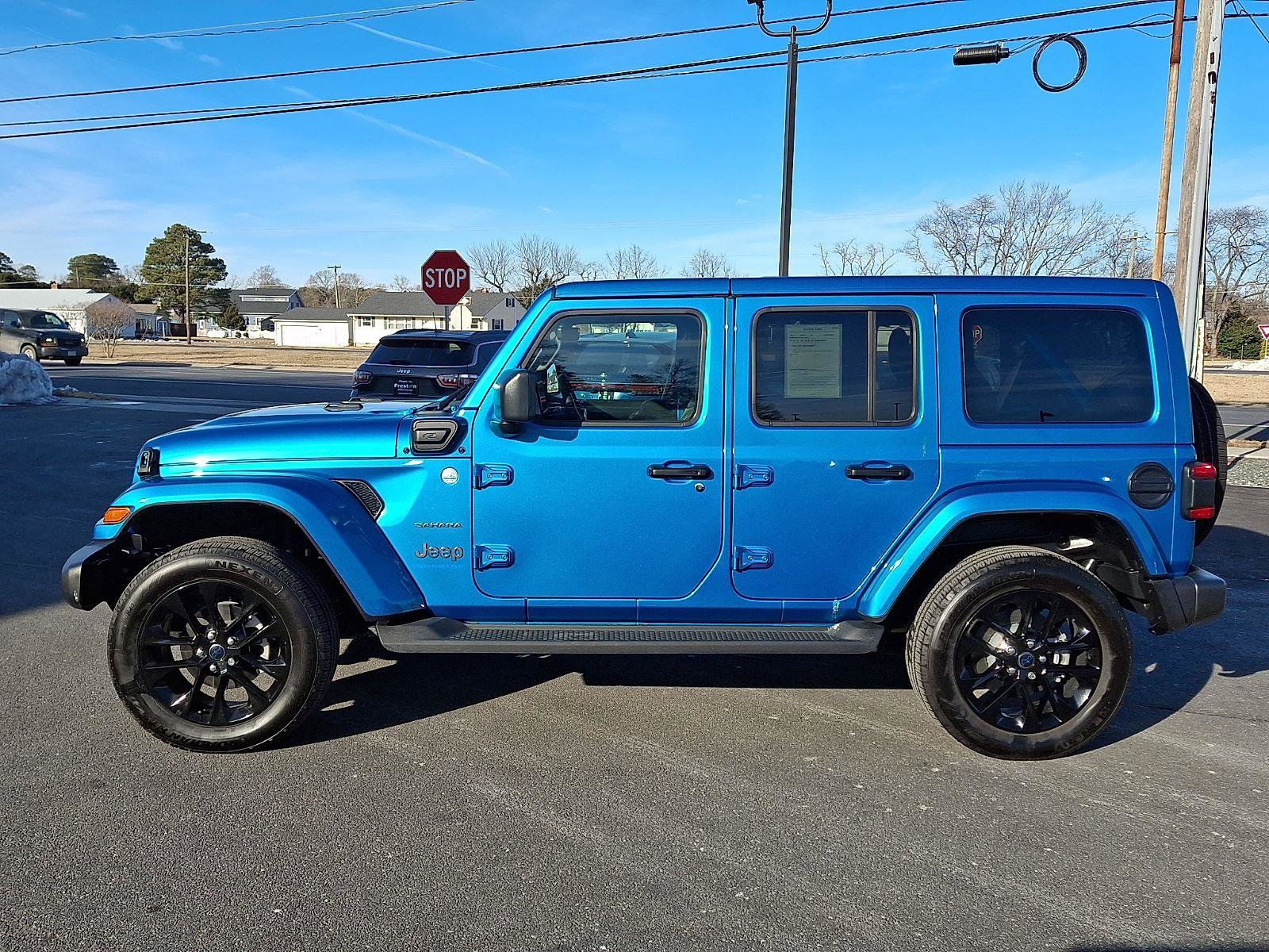 Used 2024 Jeep Wrangler Unlimited Sahara w/ Technology Group image 7