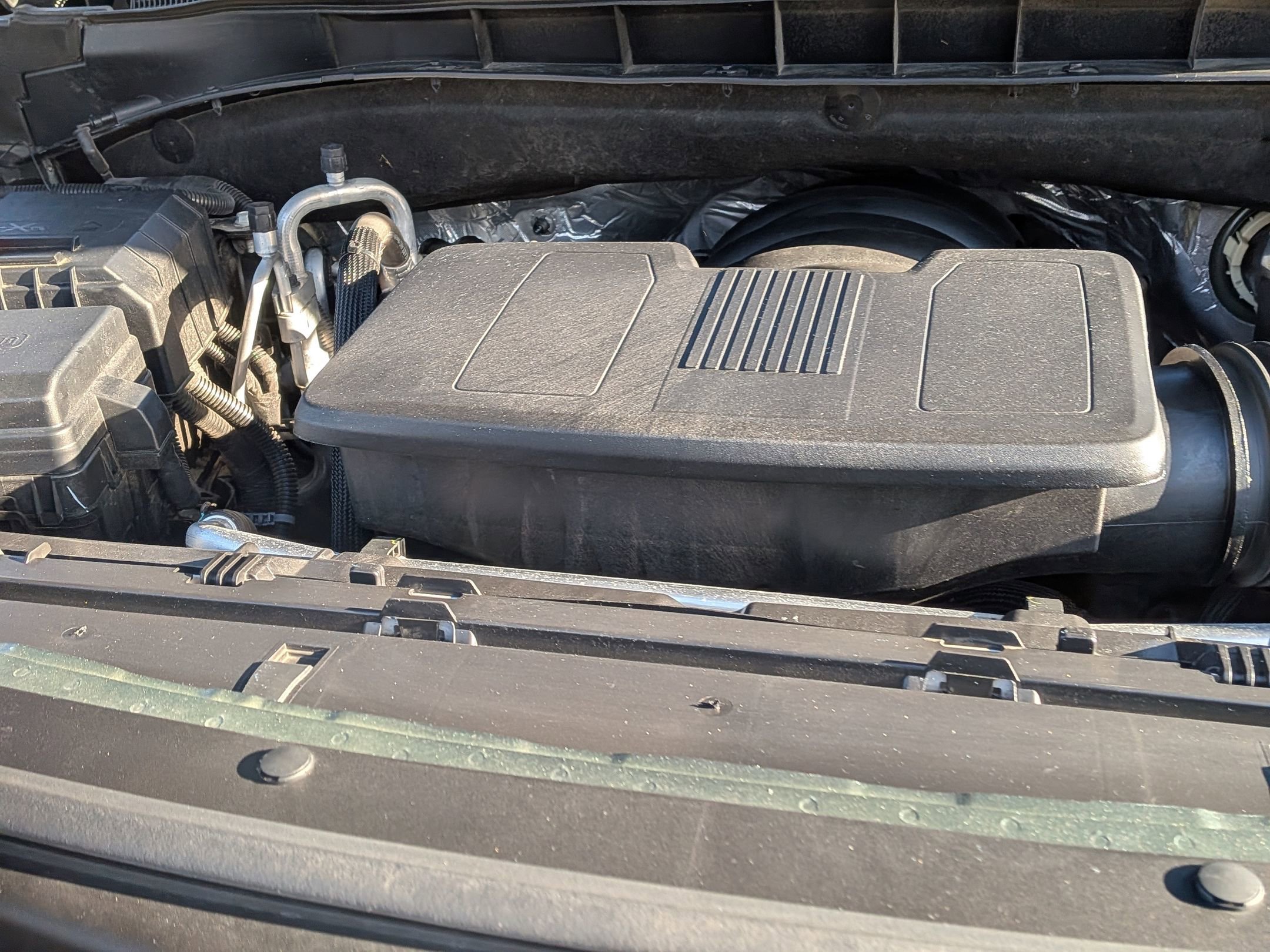 Used 2024 Chevrolet Suburban Premier image 36