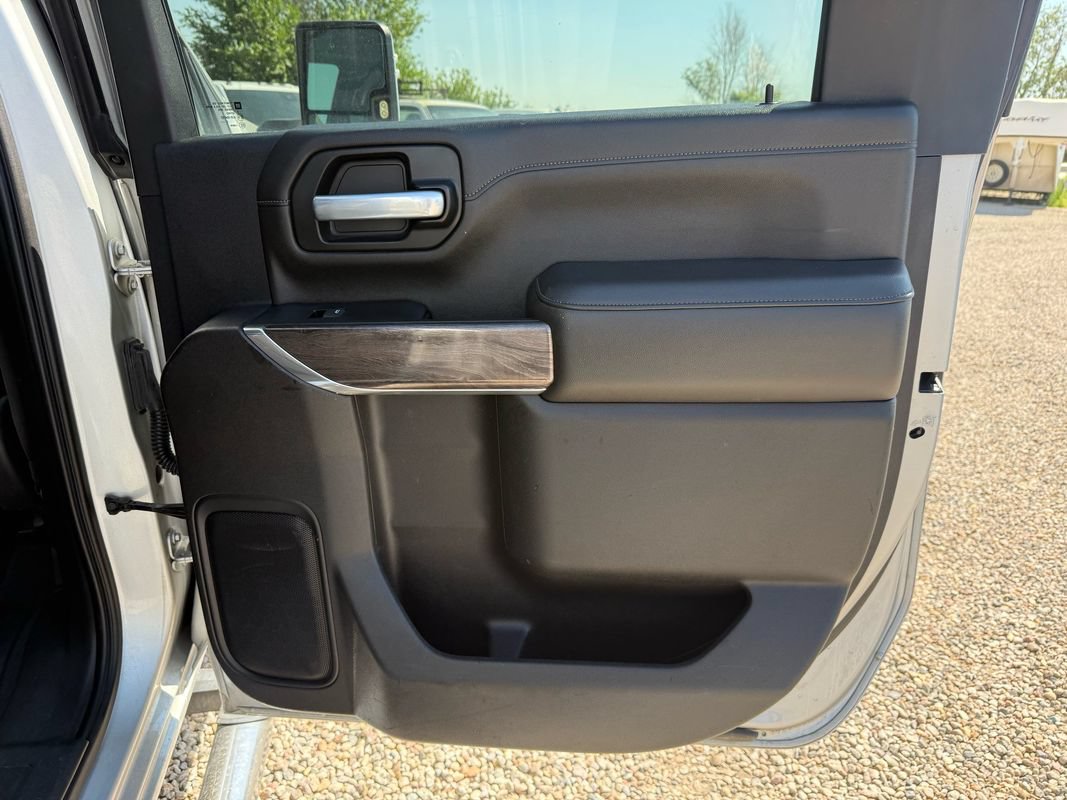 Used 2020 Chevrolet Silverado 2500 LTZ w/ LTZ Plus Package AWD/4WD image 21
