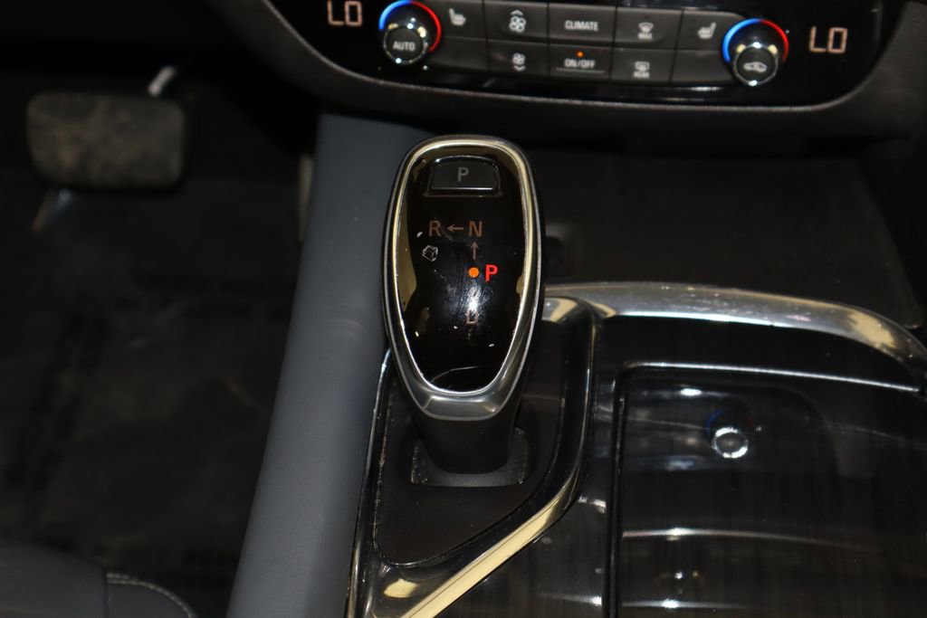 Used 2019 Buick Enclave Essence image 13