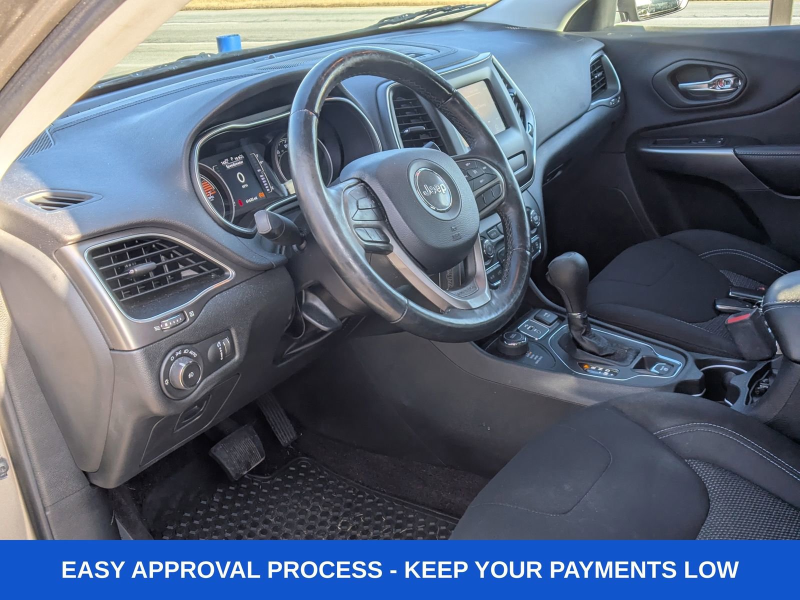 Used 2019 Jeep Cherokee Latitude w/ Cold Weather Group image 21