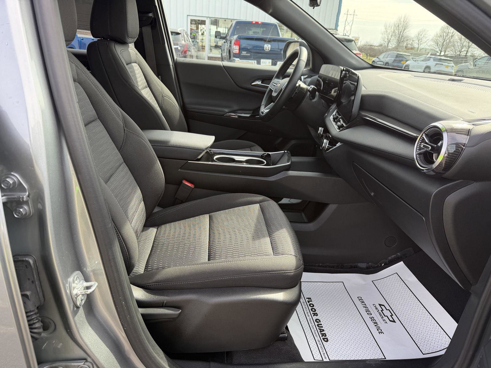 Used 2025 Chevrolet Equinox LT w/ Safety and Technology Package image 21