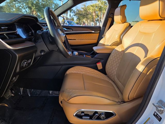 Certified 2022 Jeep Grand Cherokee Summit w/ Luxury Tech Group V image 16