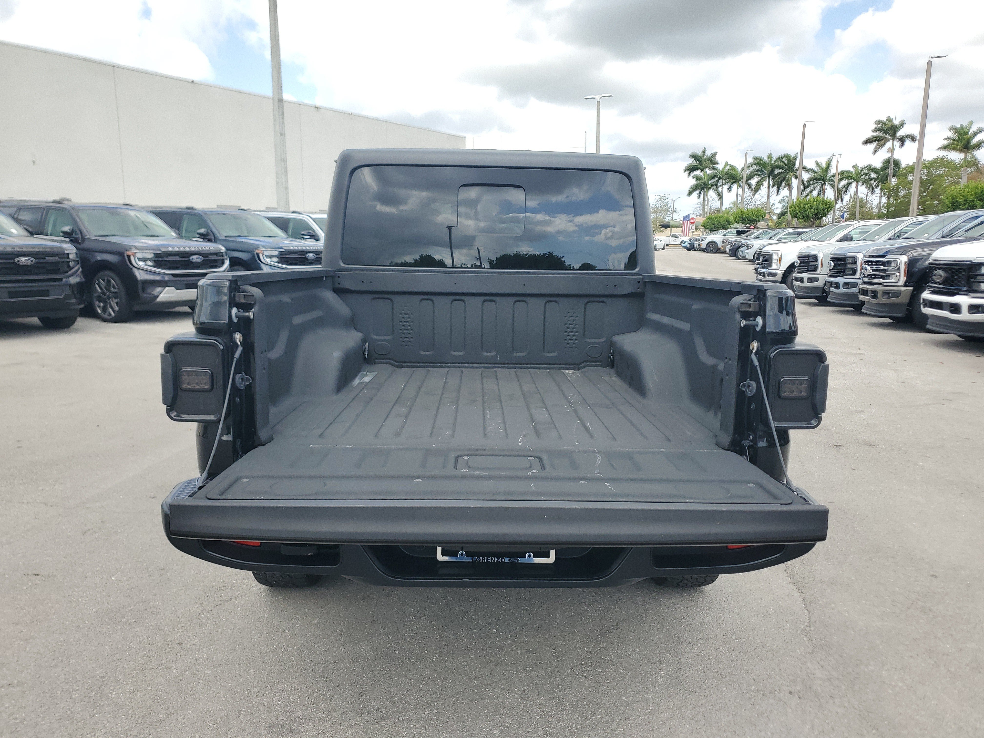 Used 2020 Jeep Gladiator Sport w/ Quick Order Package 24S AWD/4WD image 27