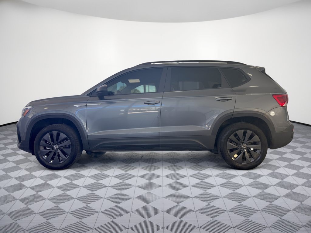 Used 2024 Volkswagen Taos S FWD image 2