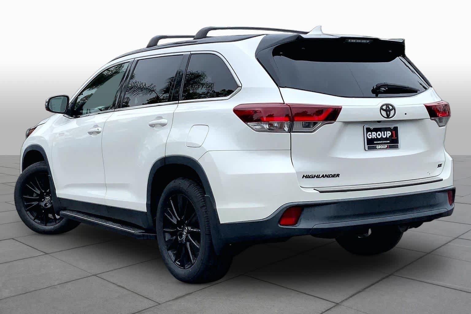 Used 2019 Toyota Highlander SE FWD image 11