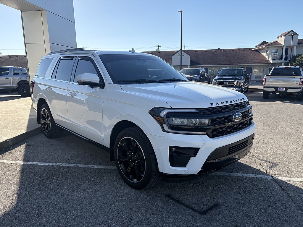 Used 2023 Ford Expedition Limited AWD/4WD image 8