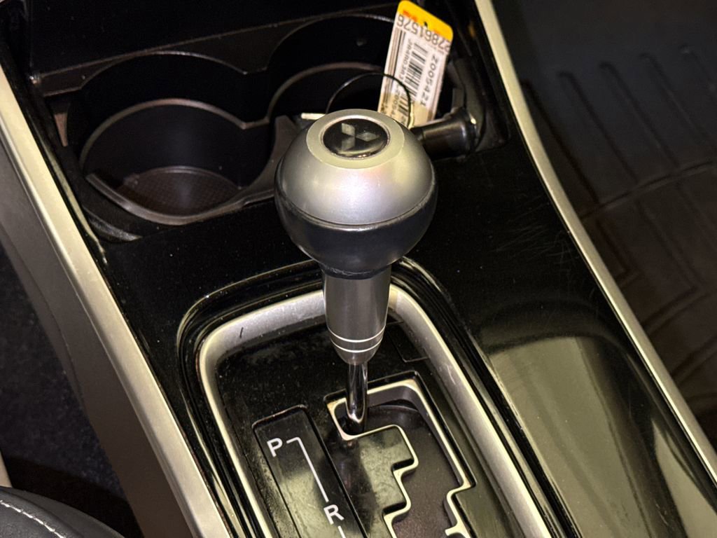 Used 2020 Mitsubishi Outlander FWD image 28