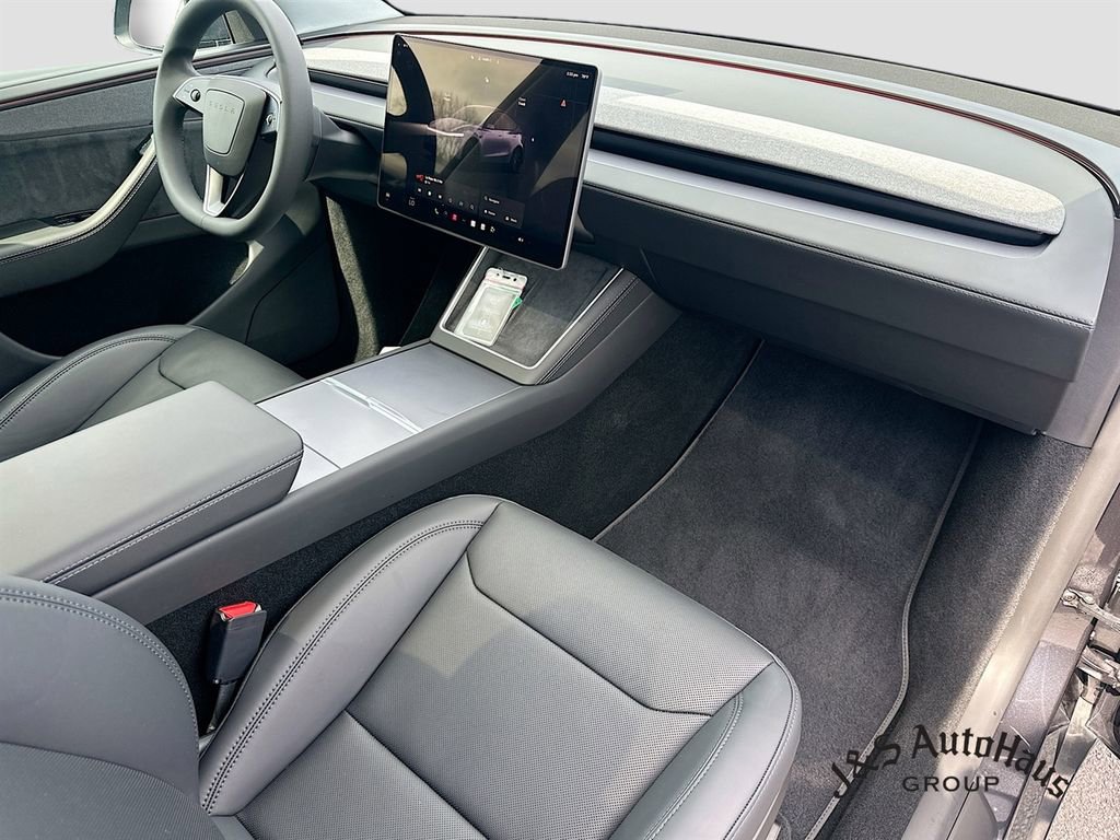 Used 2026 Tesla Model Y Long Range image 36