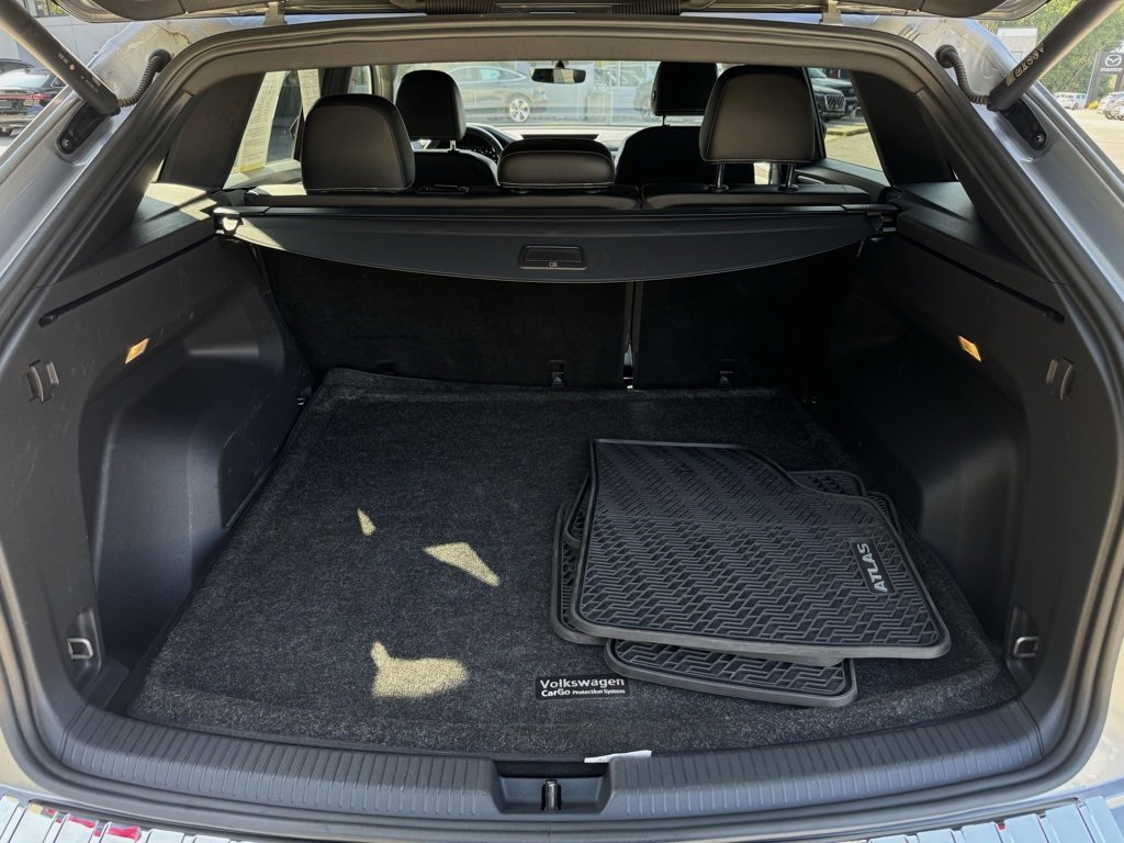 Used 2023 Volkswagen Atlas Cross Sport SE image 11