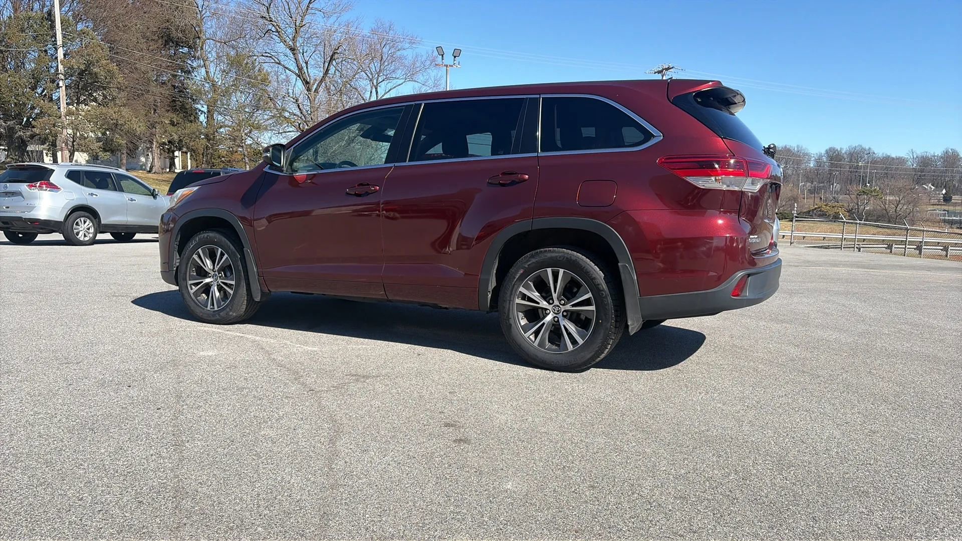 Used 2017 Toyota Highlander Plus image 11