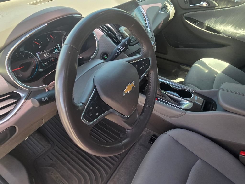 Used 2017 Chevrolet Malibu LT FWD image 12