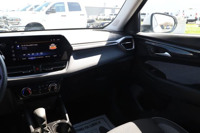 Used 2025 Chevrolet TrailBlazer LT w/ Driver Confidence Package image 26