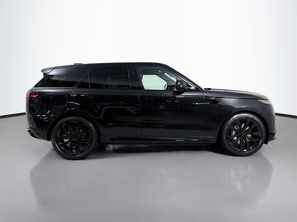 New 2027 Land Rover Range Rover Sport Dynamic SE AWD/4WD image 4