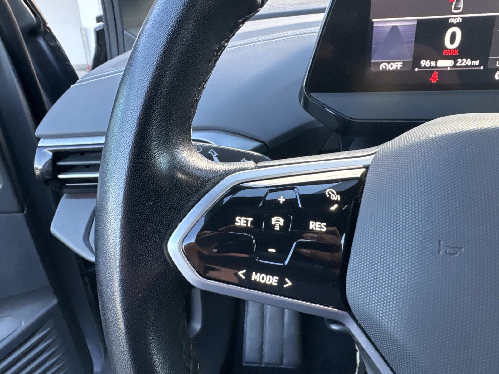 Used 2023 Volkswagen ID.4 Pro image 22