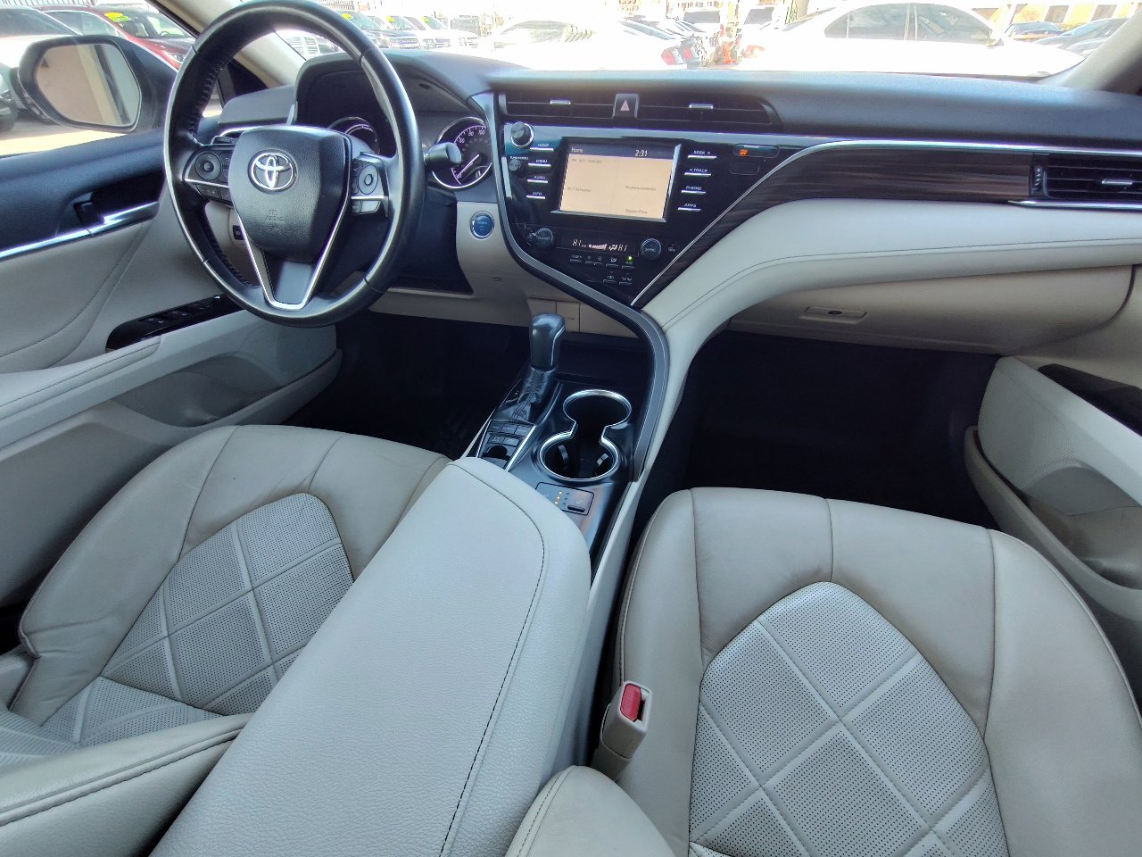 Used 2018 Toyota Camry XLE image 37