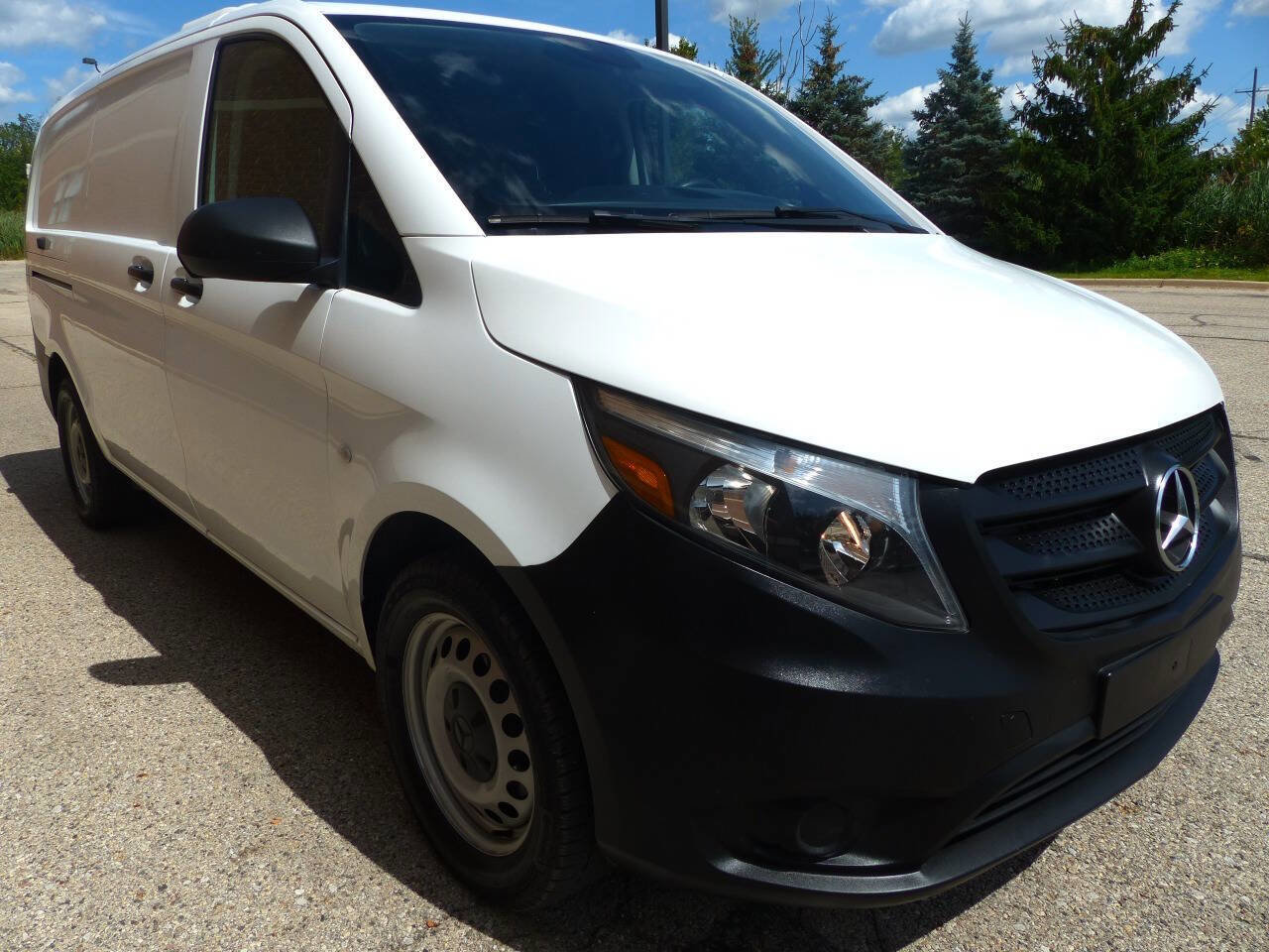 Used 2022 Mercedes-Benz Metris image 11