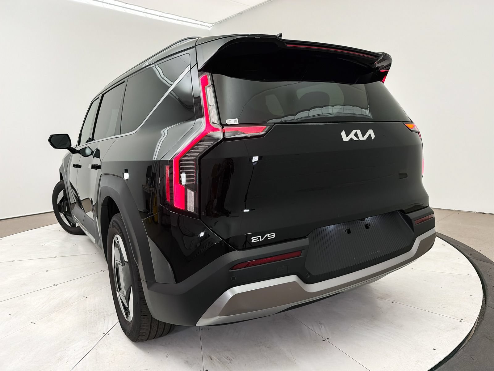 Certified 2024 Kia EV9 Wind AWD/4WD image 11