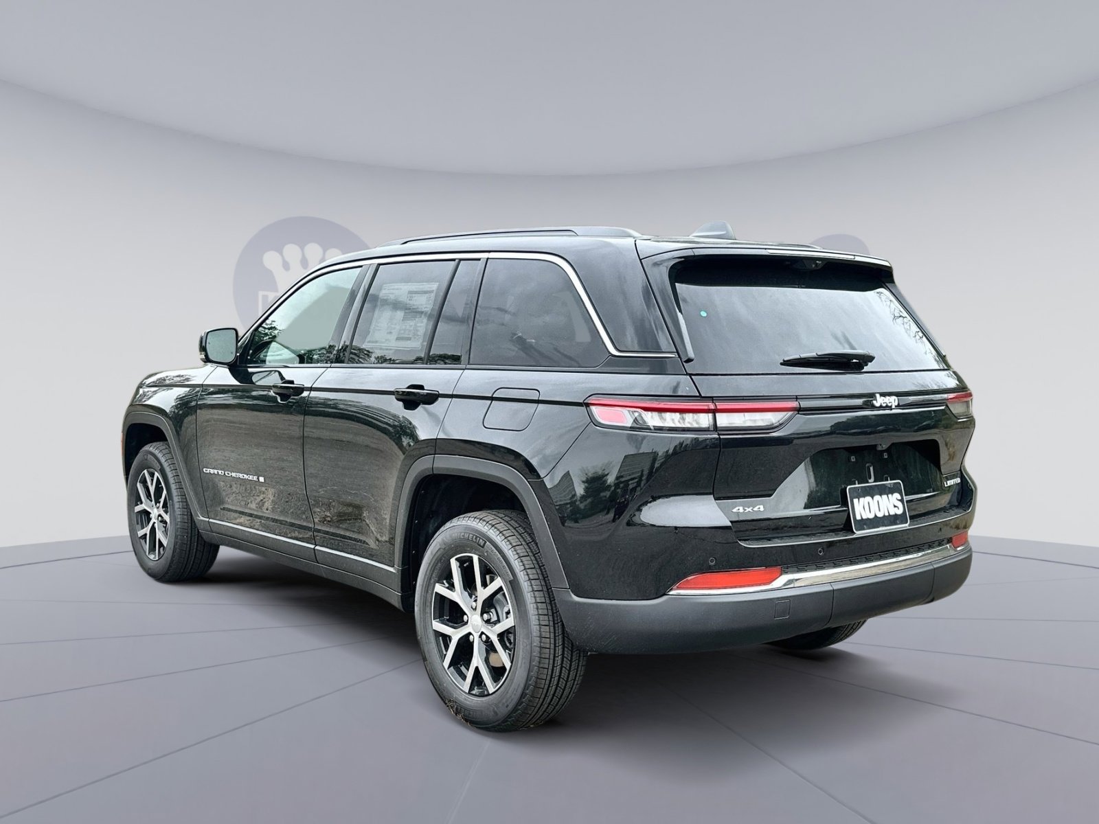 New 2025 Jeep Grand Cherokee Limited w/ Luxury Tech Group II image 4